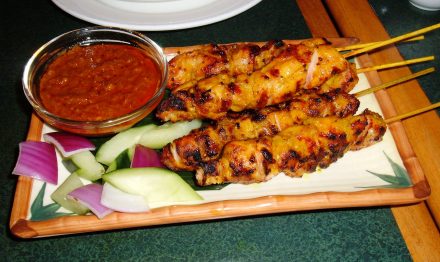 Satay Chicken | Image Courtesy: I, BrokenSphere [GFDL, CC-BY-SA-3.0 or CC BY-SA 2.5-2.0-1.0], via Wikimedia Commons