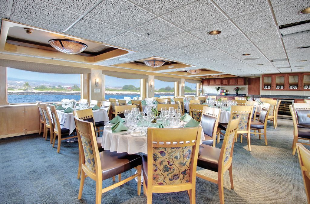 Dine While Cruising Down the River