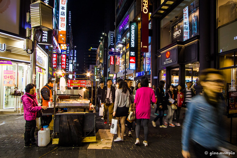 He Dong Road Food Street 