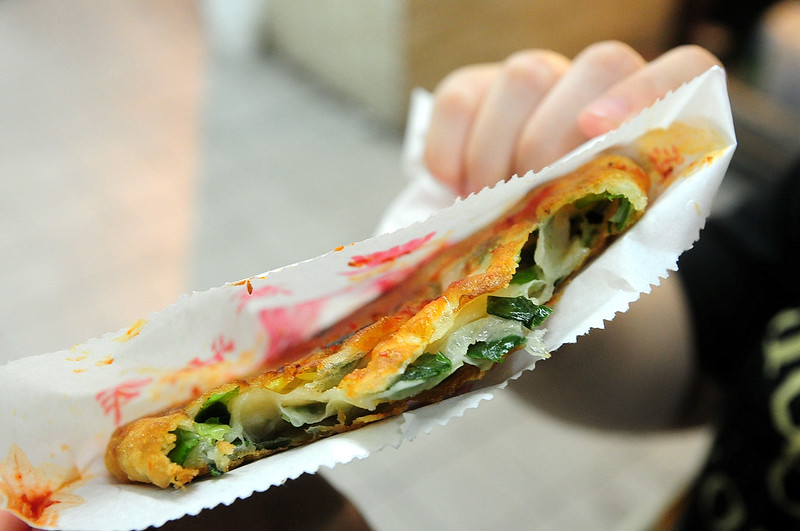 A Guide to Eating Street Food in Hangzhou