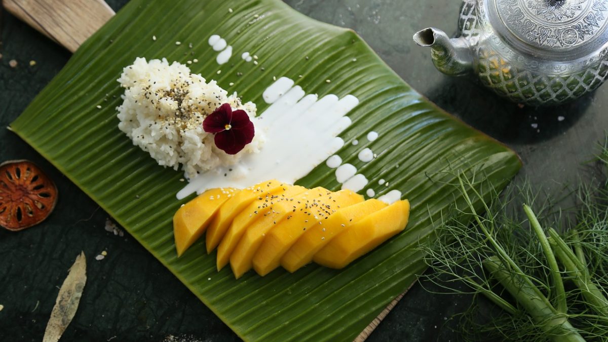 Indulge in Thai Sweet Delights