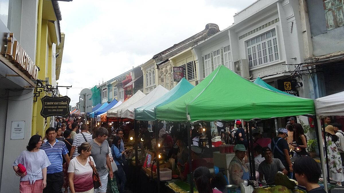 The Ultimate Gastronomic Journey through Phuket’s Local Markets – Savour Every Bite