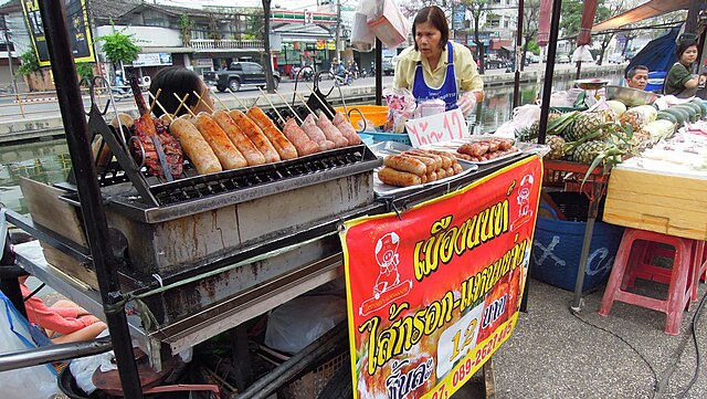 A Guide to Exploring Chiang Mai’s Street Food Scene at Night Markets – A journey through flavours
