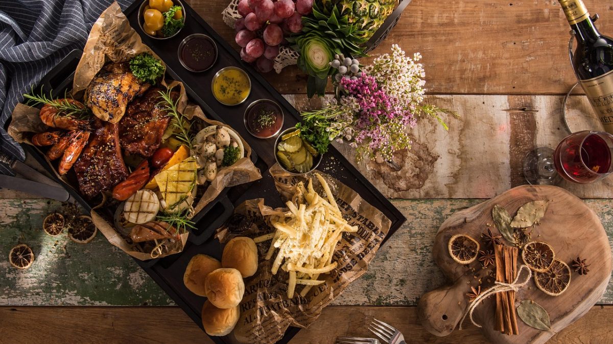 Luxury Dining Experiences in Palm Jumeirah – Dining in Pomp and Style