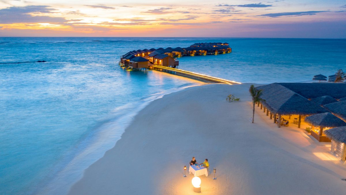 Romantic Dining in Maldives to Spark Your Love Story – Date Nights Will Never Be the Same Again!