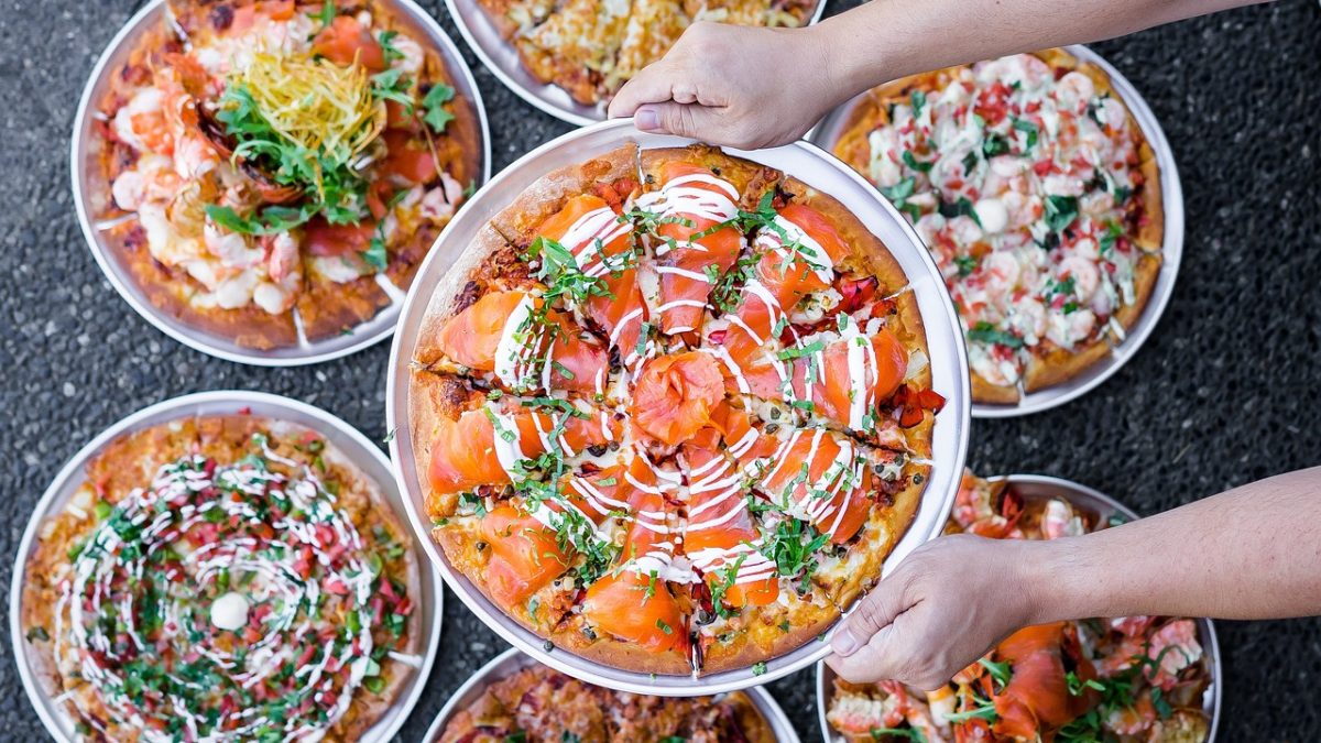 Foodie Adventures: Exploring Street Eats & Fine Dining in Dubai