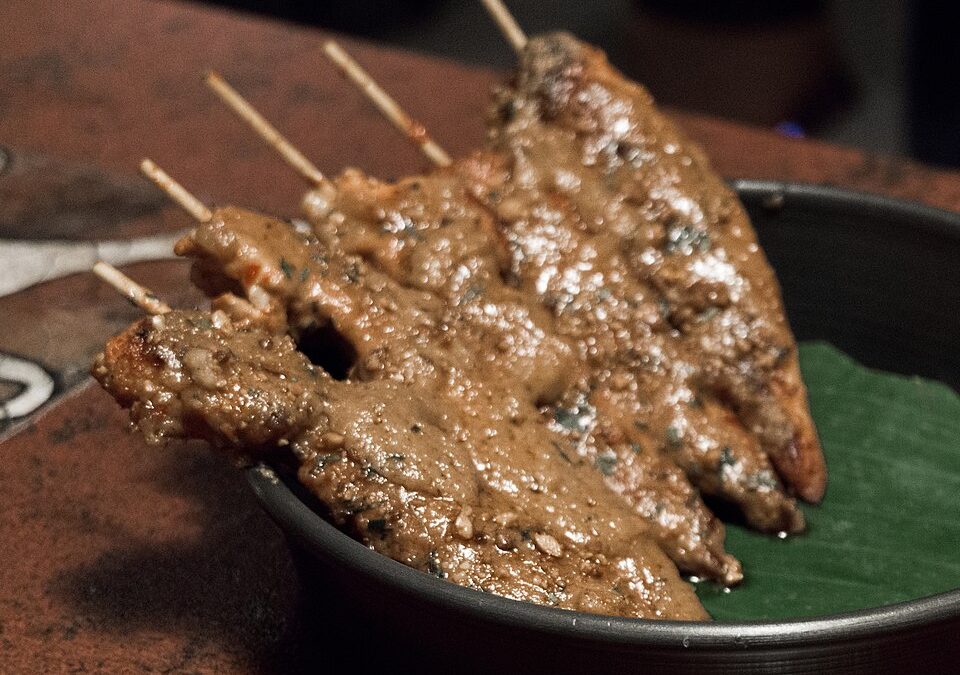 5 Must-Try Local Dishes for a Gastronomic Adventure in Singapore