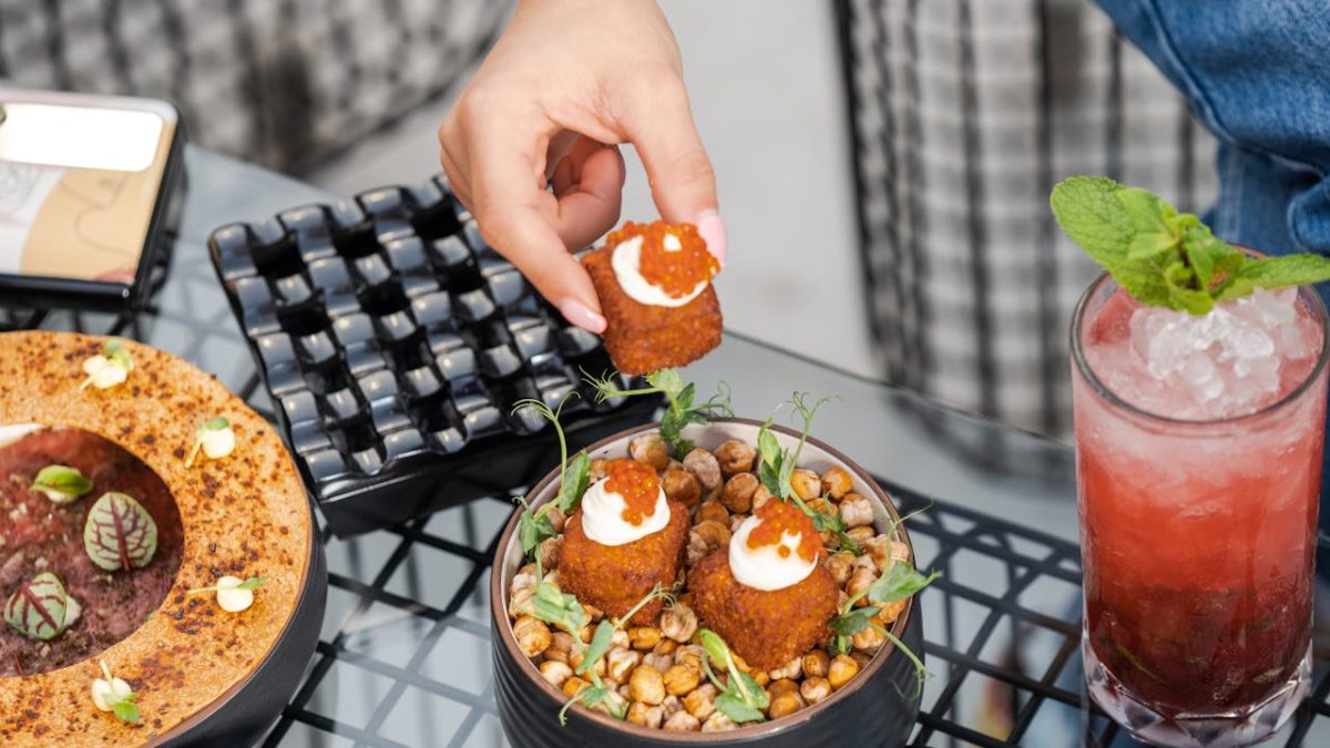 Must-Try Local Foods in Dubai – Unforgettable Dining Experiences