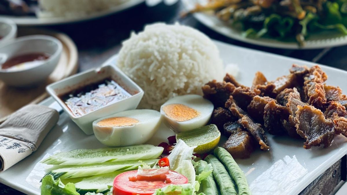 From Markets to Restaurants: Eating Your Way Through Luang Prabang