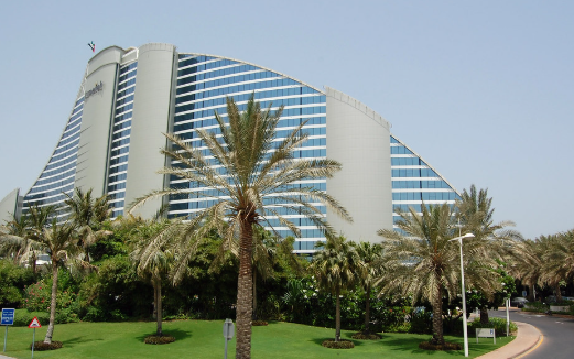 Book Smart: Why Early Planning Pays Off for Dubai Beach Hotels